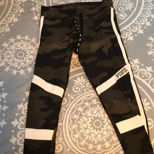 Camo campus leggings
